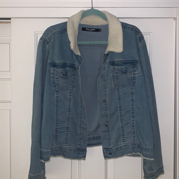 Jean Jacket with sherpa collar - Picture 1 of 5
